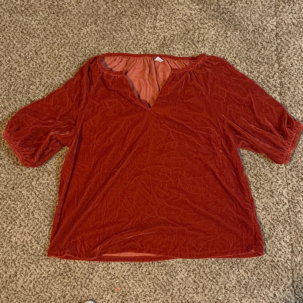 Women’s velvet top